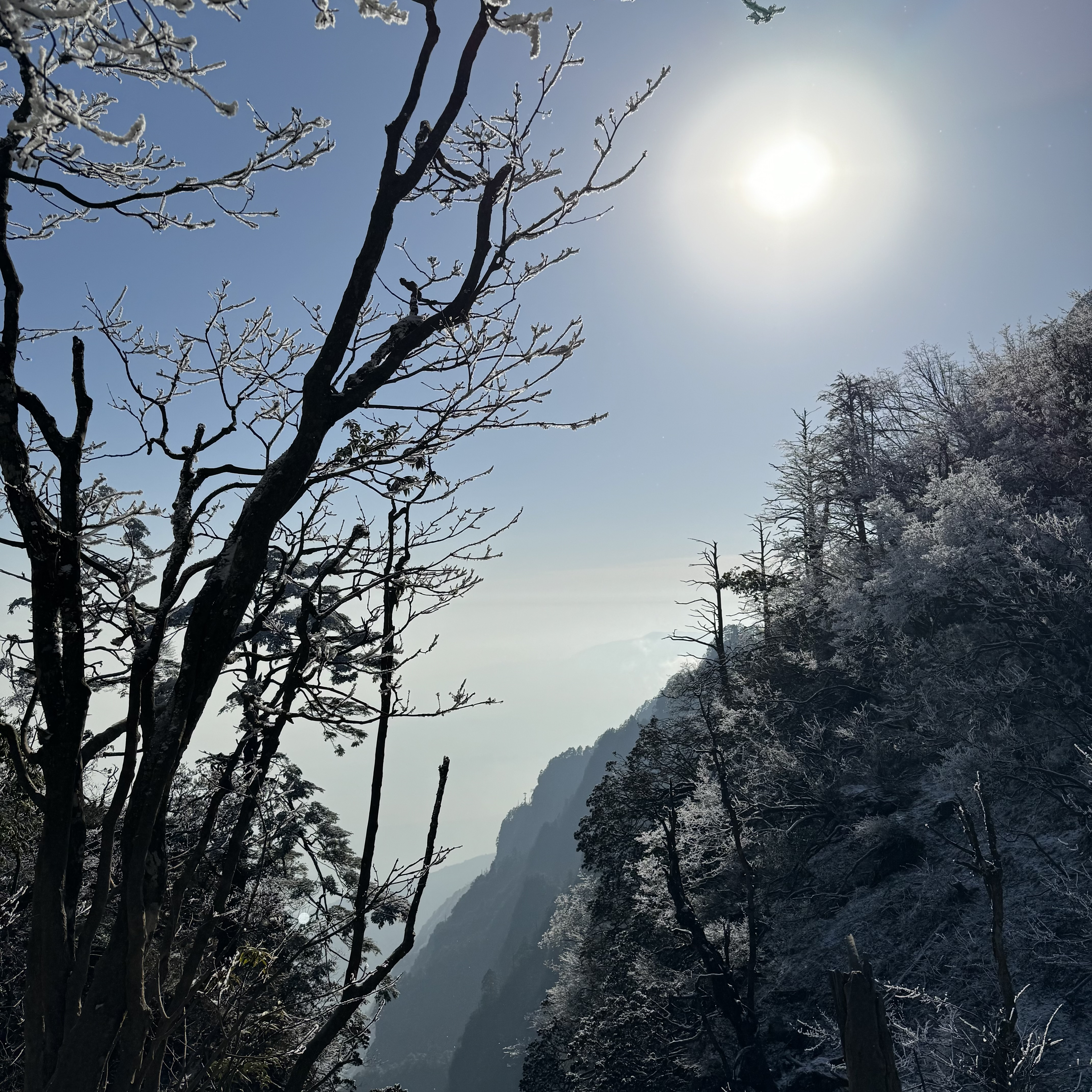 The high-altitude region of Mount Emei in winter