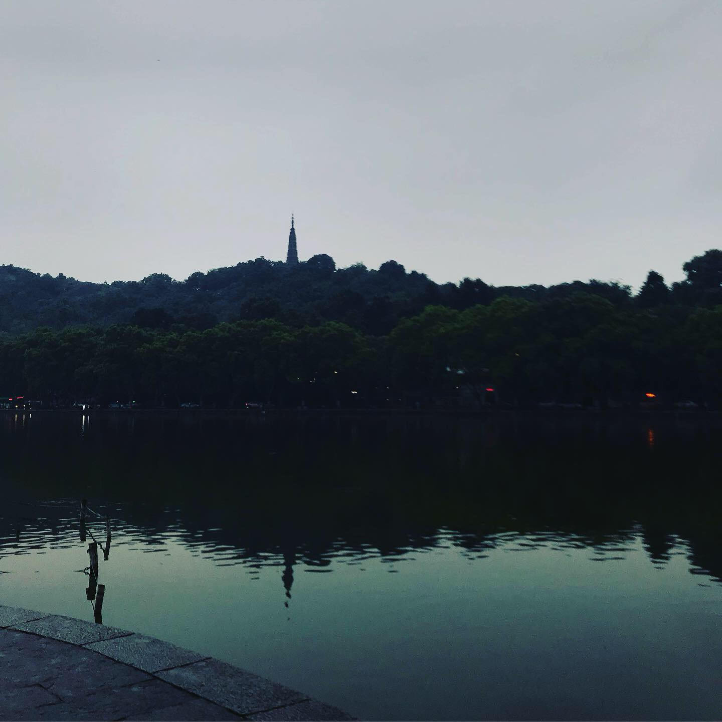 Baoshu Pagoda in the evening